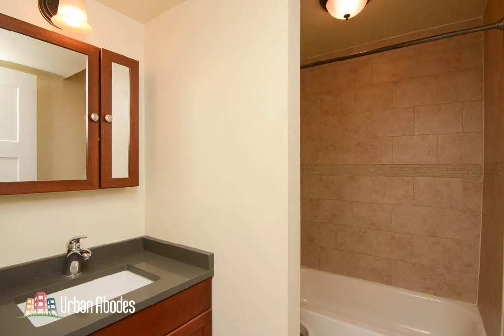 1220 N La Salle Dr, ,  60610, USA 60610-unit#2J-Chicago-IL