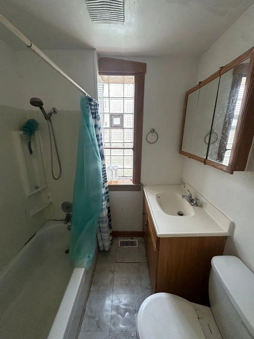 5438 W Potomac Ave, ,  60651, USA 60651-unit#2W-Chicago-IL