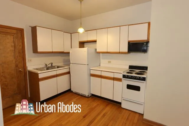 635 W Barry Ave, , 60657, USA 60657-unit#101-Chicago-IL
