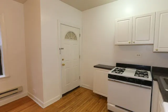 3720 N Pine Grove Ave, ,  60613, USA 60613-unit#2E-Chicago-IL