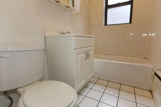 3720 N Pine Grove Ave, ,  60613, USA 60613-unit#2E-Chicago-IL