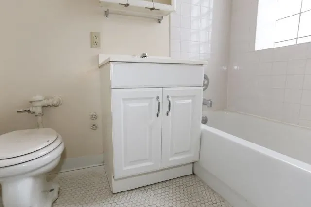 1050 W George St, ,  60657, USA 60657-unit#301-Chicago-IL