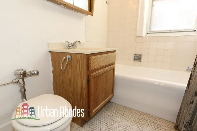 711 W Belmont Ave, ,  60657, USA 60657-unit#310-Chicago-IL