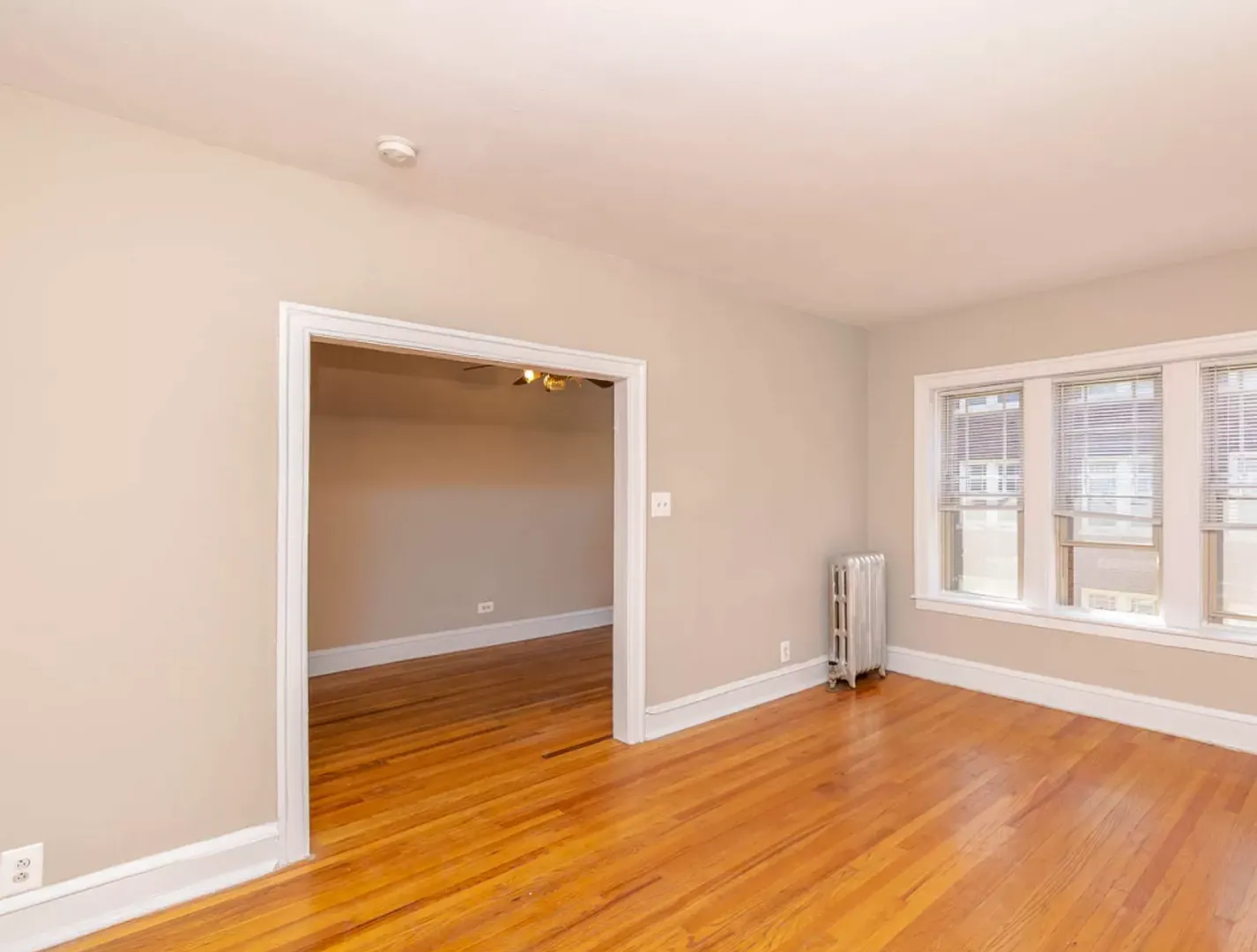 1329 W Touhy Ave, ,  60626, USA 60626-unit#2S-Chicago-IL