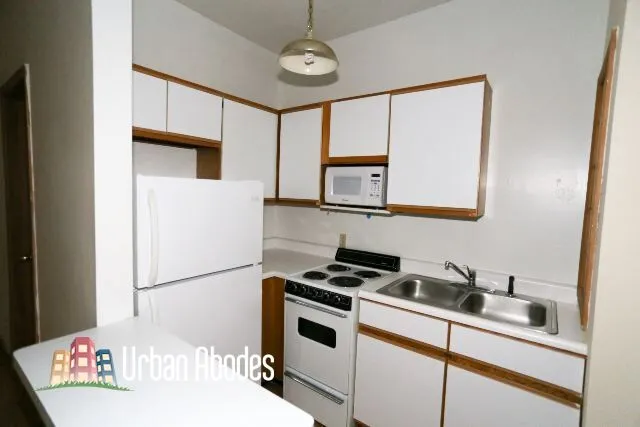 635 W Barry Ave, , 60657, USA 60657-unit#305-Chicago-IL