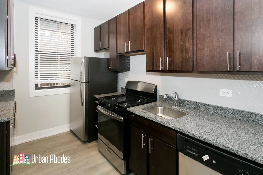 703 W Brompton Ave, ,  60657, USA 60657-unit#18-Chicago-IL