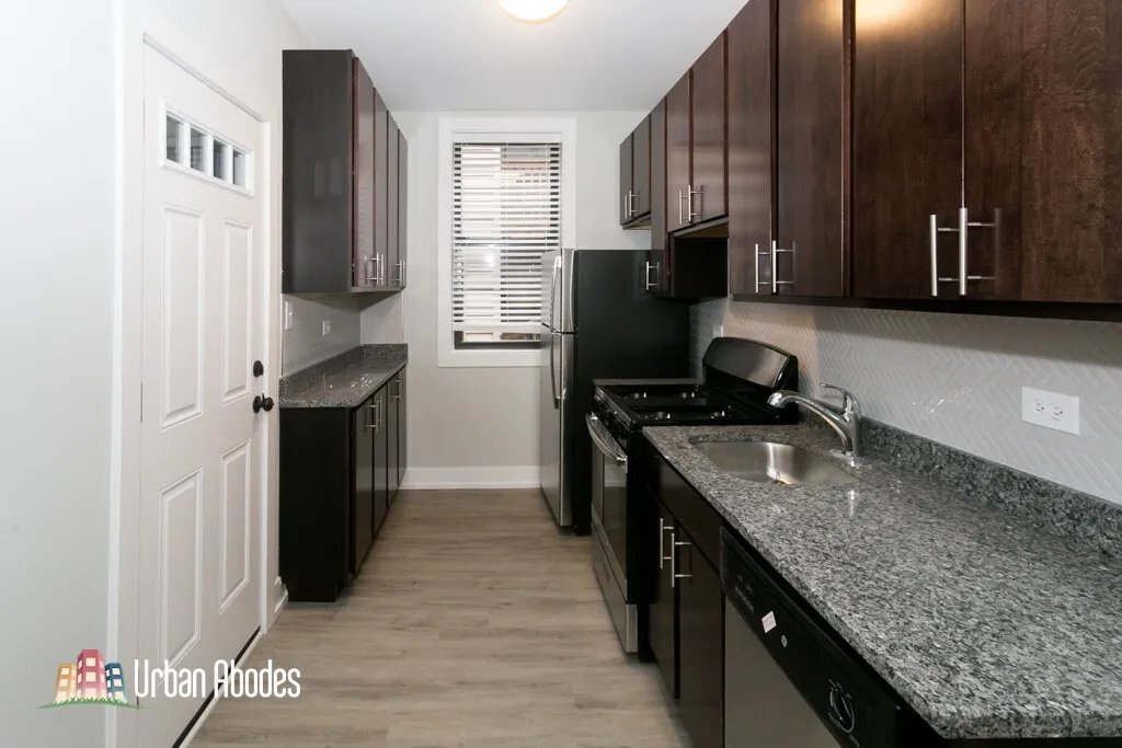 703 W Brompton Ave, ,  60657, USA 60657-unit#18-Chicago-IL