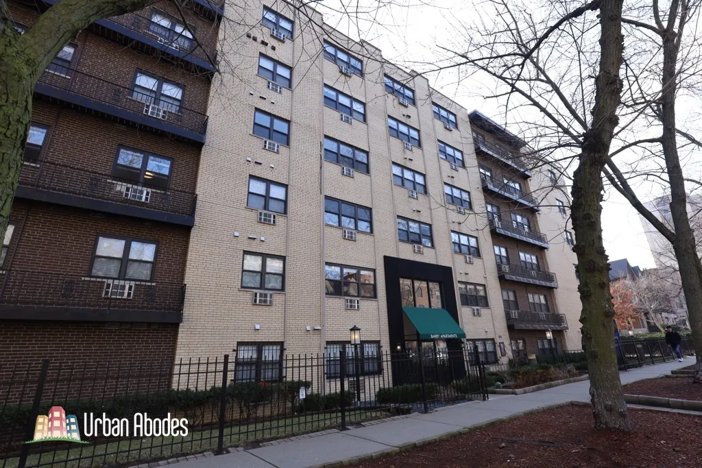 445 W Barry Ave, , 60657, USA 60657-unit#101-Chicago-IL