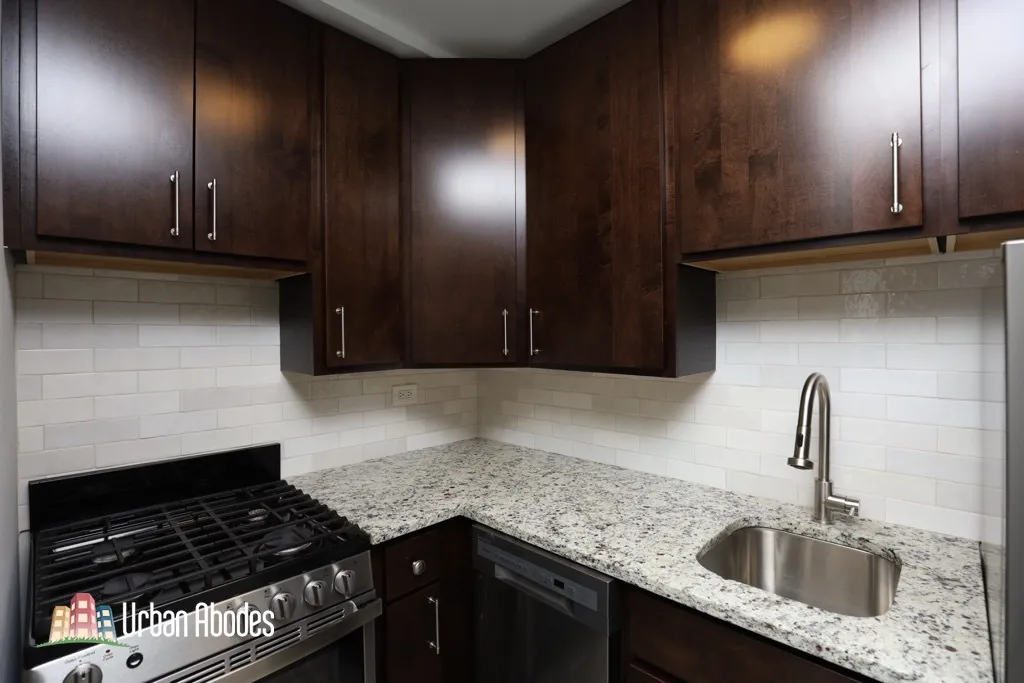445 W Barry Ave, , 60657, USA 60657-unit#101-Chicago-IL