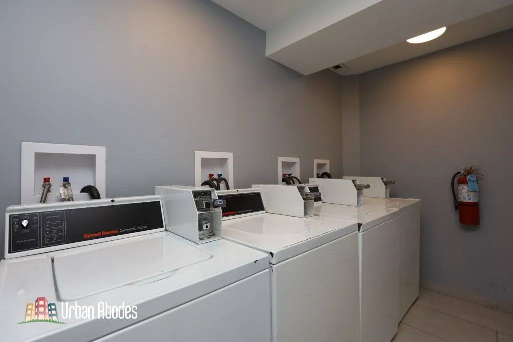 445 W Barry Ave, , 60657, USA 60657-unit#101-Chicago-IL
