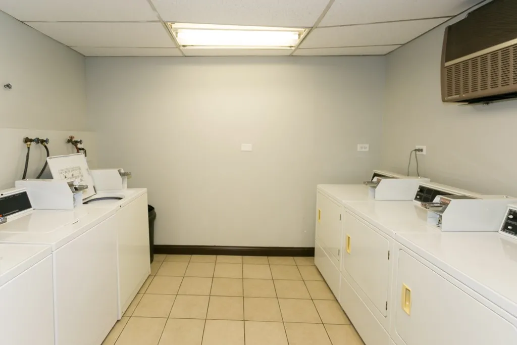 837 W Wolfram St, ,  60657, USA 60657-unit#407-Chicago-IL
