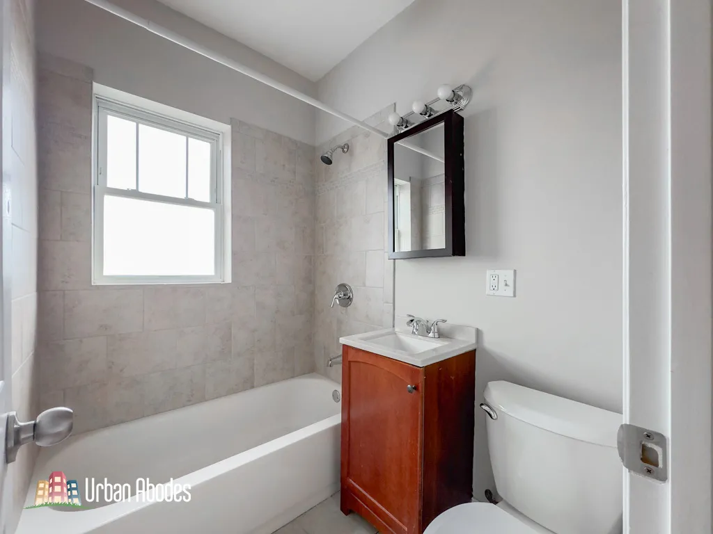 947 W Cornelia Ave, ,  60657, USA 60657-unit#3A-Chicago-IL