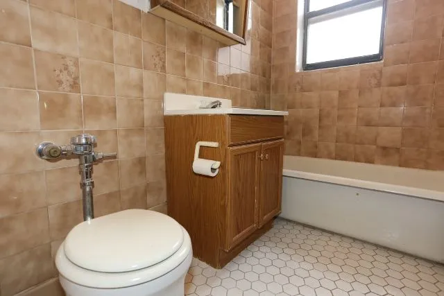 739 W Belmont Ave, ,  60657, USA 60657-unit#208-Chicago-IL