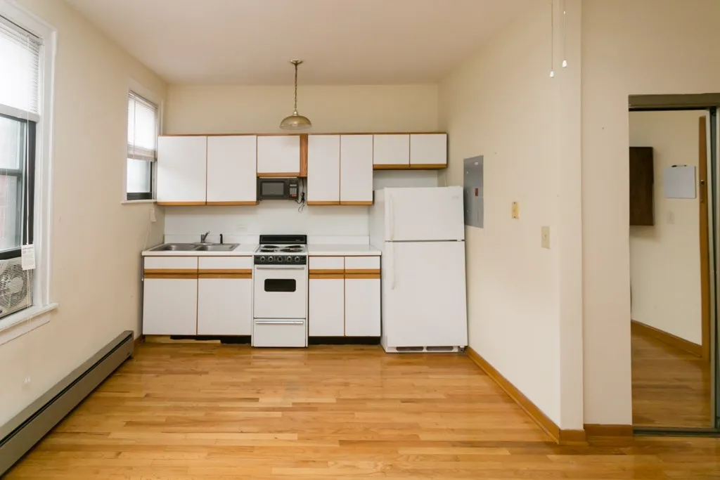 635 W Barry Ave, ,  60657, USA 60657-unit#311-Chicago-IL