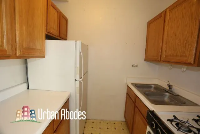 711 W Belmont Ave, ,  60657, USA 60657-unit#204-Chicago-IL