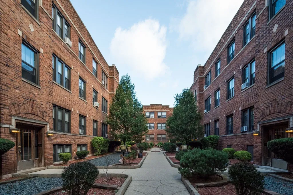 622 W Cornelia Ave, , 60657, USA 60657-unit#2S-Chicago-IL