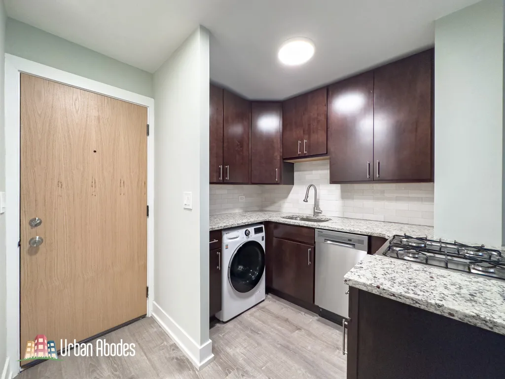 445 W Barry Ave, , 60657, USA 60657-unit#218-Chicago-IL