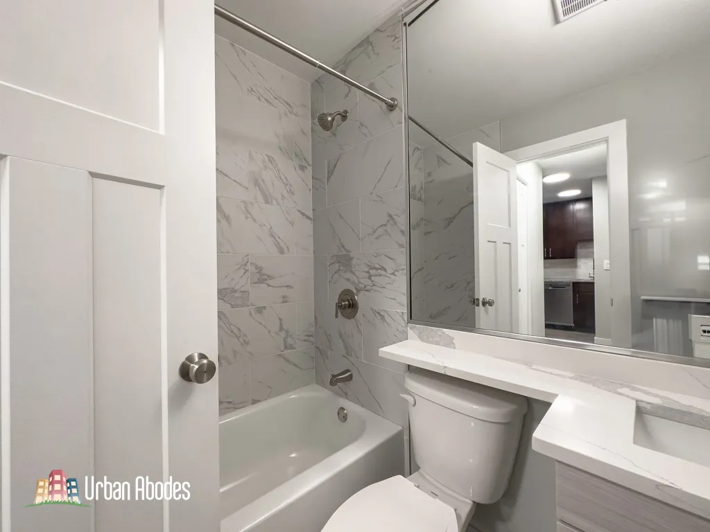 445 W Barry Ave, , 60657, USA 60657-unit#218-Chicago-IL
