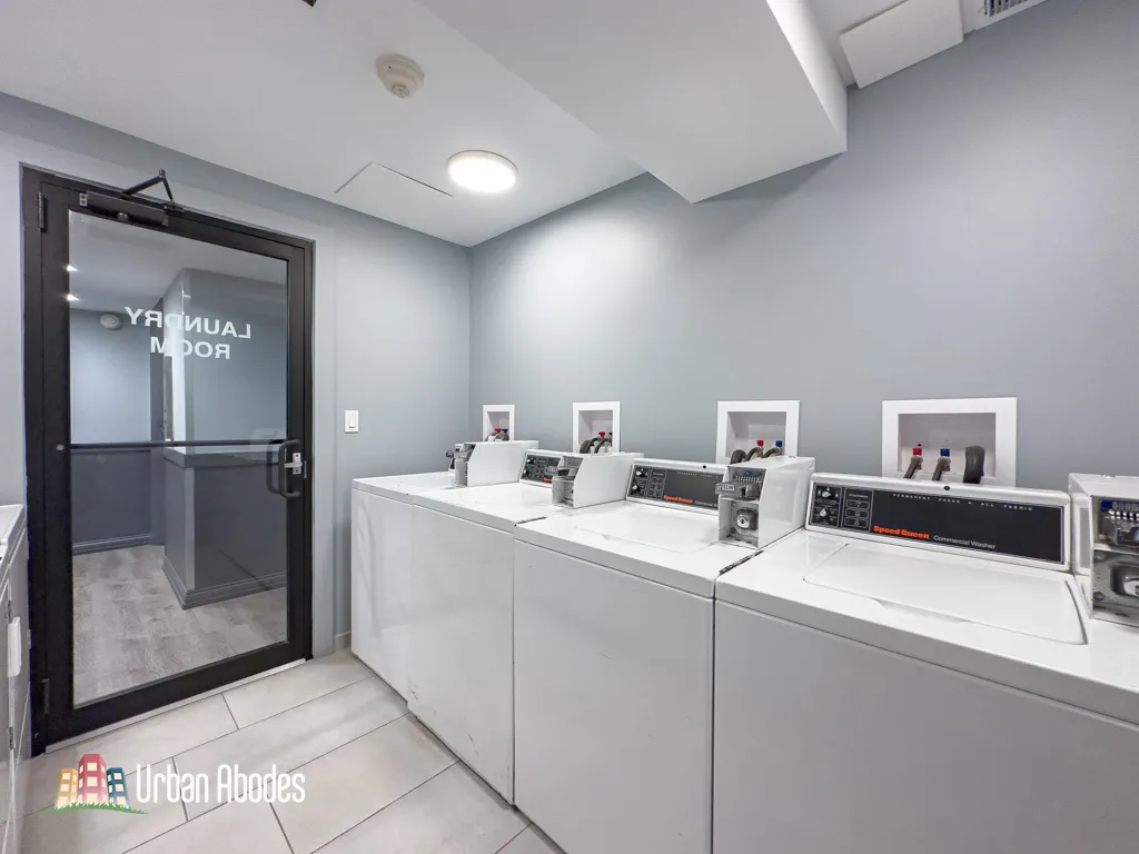 445 W Barry Ave, , 60657, USA 60657-unit#218-Chicago-IL