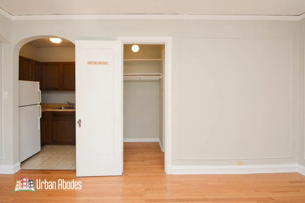 837 W Wolfram St, ,  60657, USA 60657-unit#310-Chicago-IL