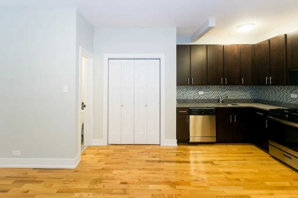 511 W Melrose St, , 60657, USA 60657-unit#107-Chicago-IL