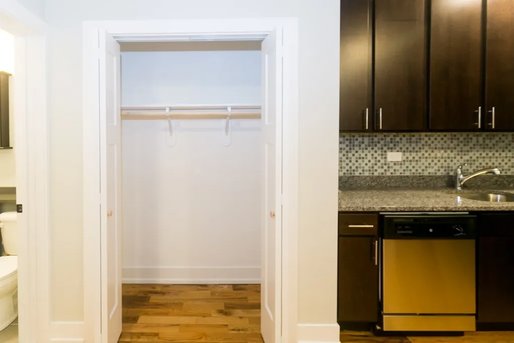 511 W Melrose St, , 60657, USA 60657-unit#107-Chicago-IL