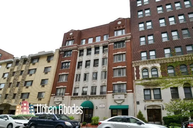 425 W Roscoe St, , 60657, USA 60657-unit#301-Chicago-IL