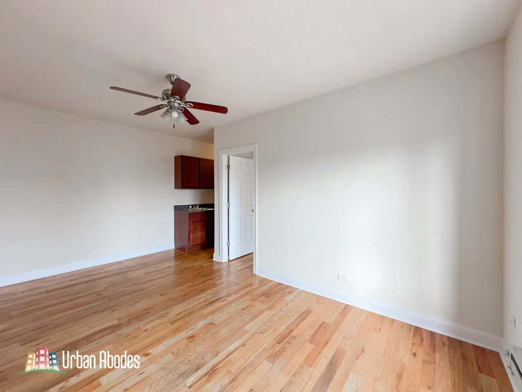 951 W Cornelia Ave, ,  60657, USA 60657-unit#3B-Chicago-IL