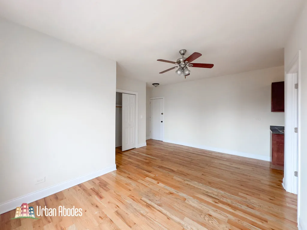 951 W Cornelia Ave, ,  60657, USA 60657-unit#3B-Chicago-IL