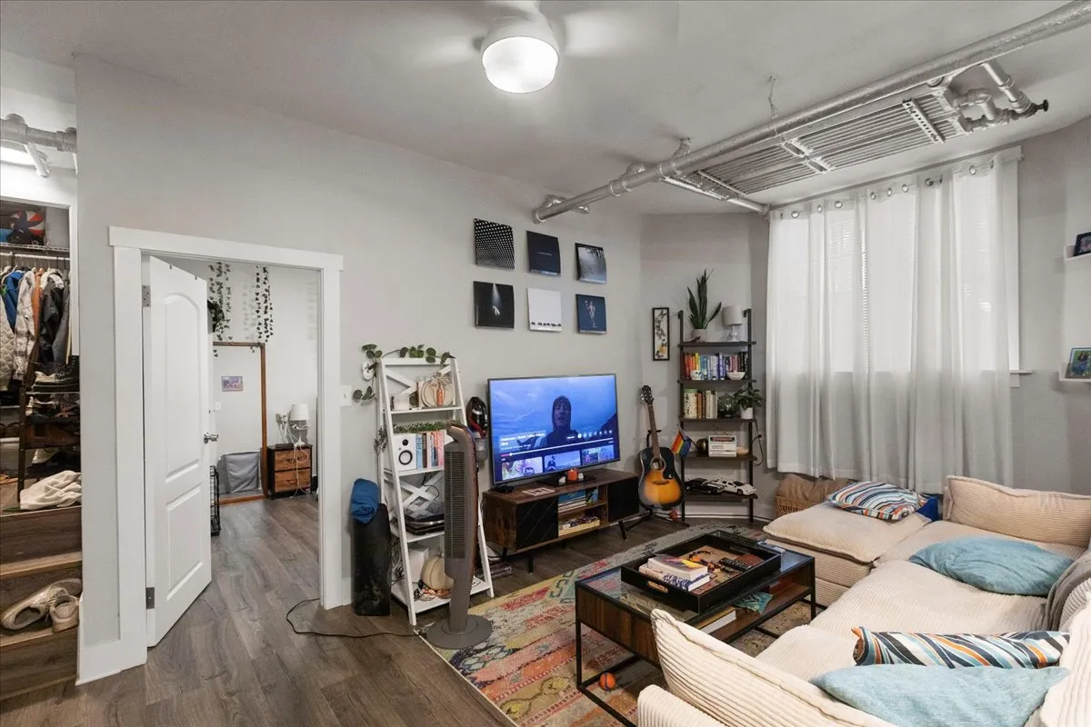 2348 W Addison St, ,  60618, USA 60618-unit#BS-Chicago-IL