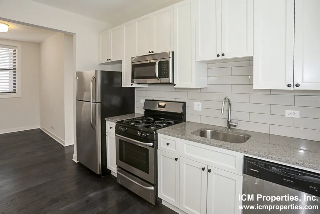 1600 W Belle Plaine Ave, ,  60613, USA 60613-unit#1600-2-Chicago-IL