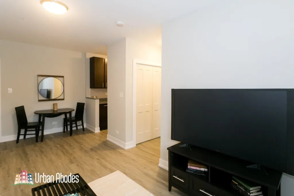 703 W Brompton Ave, , 60657, USA 60657-unit#12-Chicago-IL