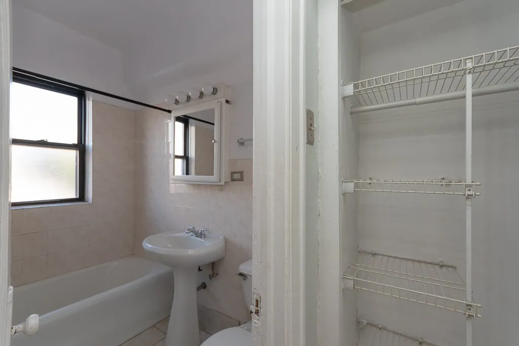 1164 N Dearborn St, , 60610, USA 60610-unit#406-Chicago-IL