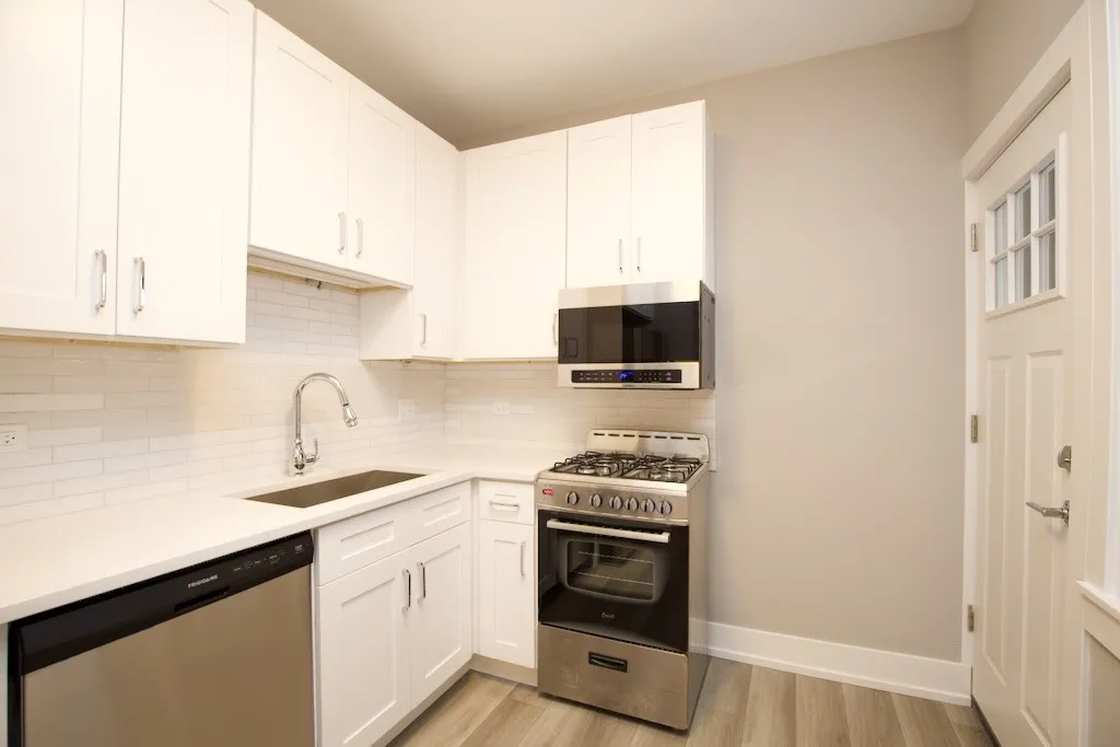 3933 N Janssen Ave, , 60613, USA 60613-unit#2S-Chicago-IL