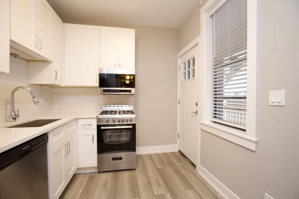 3933 N Janssen Ave, , 60613, USA 60613-unit#2S-Chicago-IL