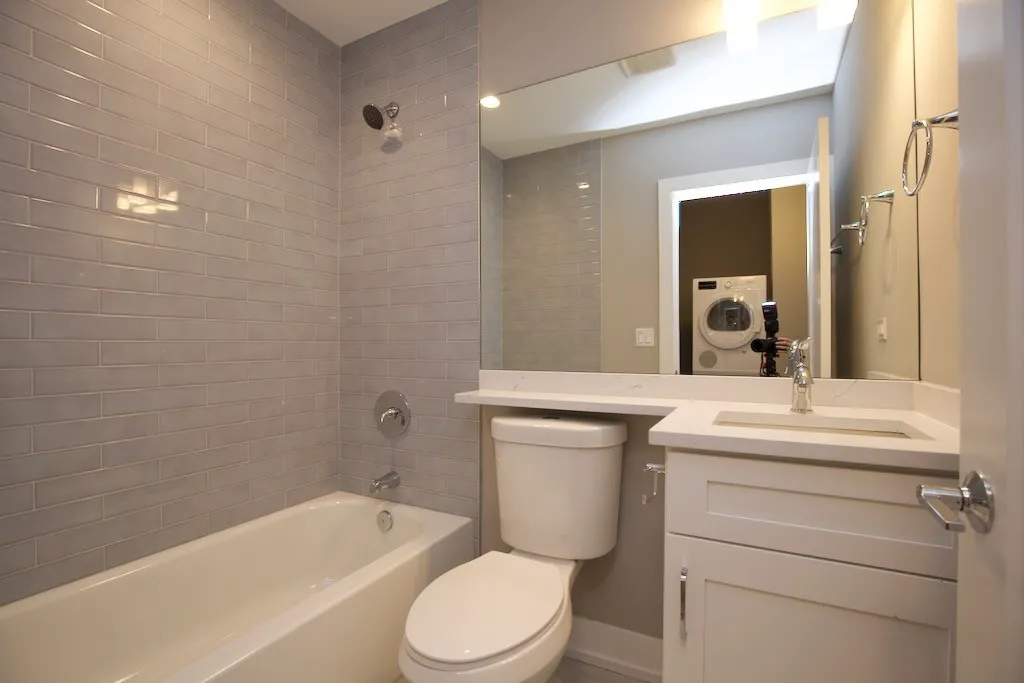 3933 N Janssen Ave, , 60613, USA 60613-unit#2S-Chicago-IL