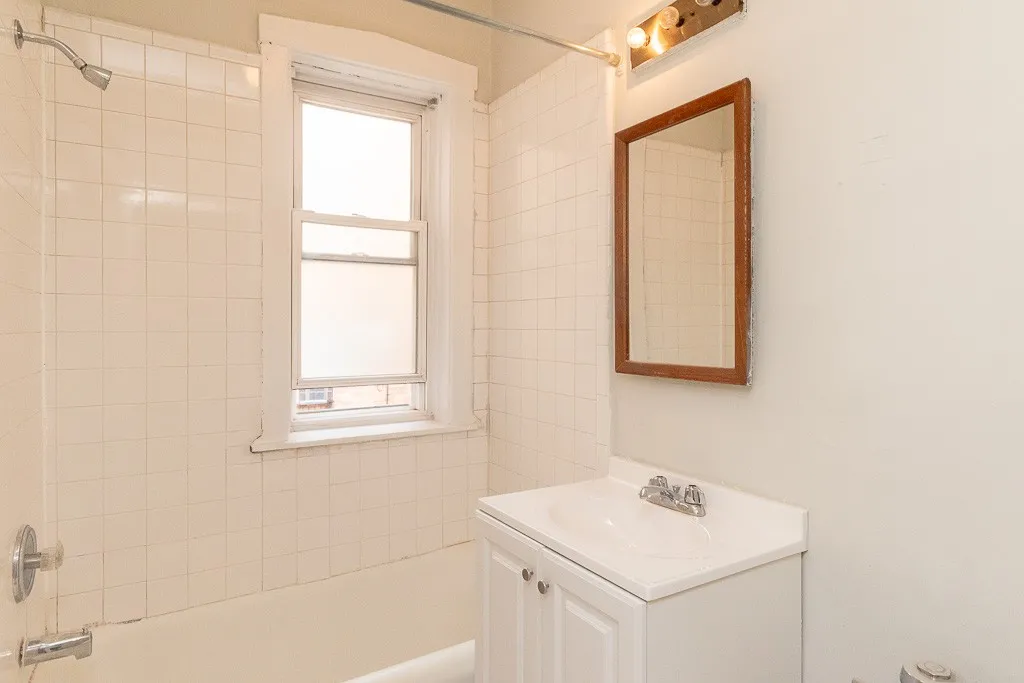 511 W Melrose St, , 60657, USA 60657-unit#305-Chicago-IL