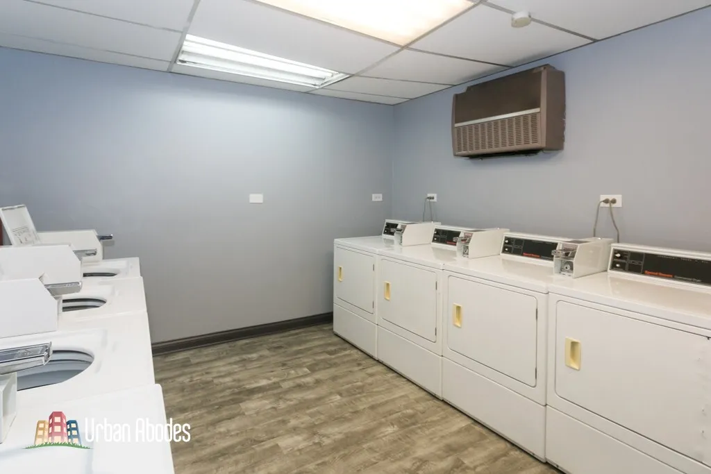 837 W Wolfram St, ,  60657, USA 60657-unit#409-Chicago-IL