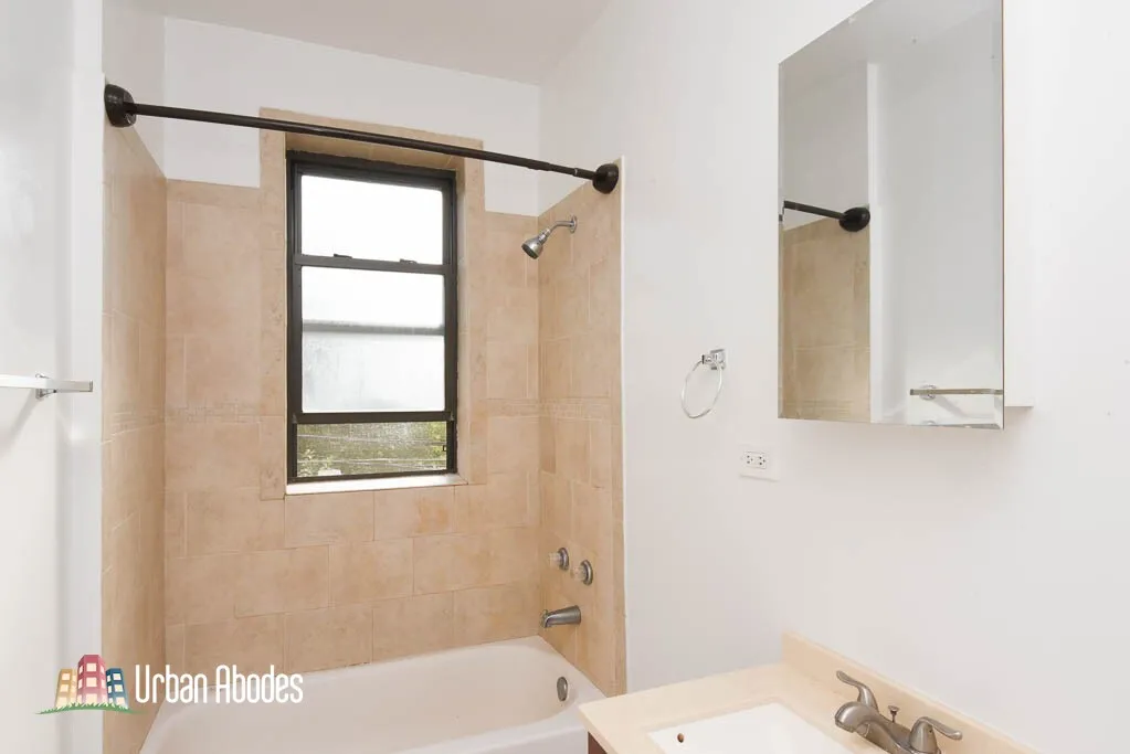 3827 N Fremont St, ,  60613, USA 60613-unit#2E-Chicago-IL