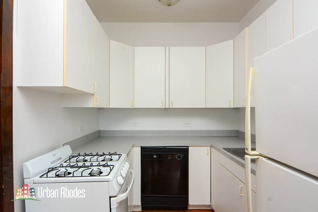 816 W Waveland Ave, , 60613, USA 60613-unit#27-Chicago-IL