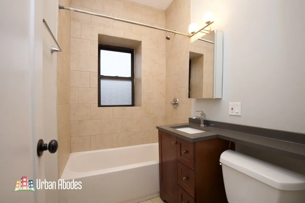 2244 W Wilson Ave, ,  60625, USA 60625-unit#204-Chicago-IL