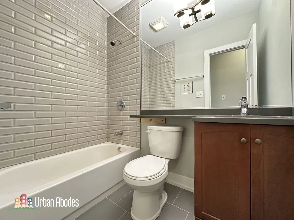 536 W Arlington Pl, ,  60614, USA 60614-unit#008-Chicago-IL