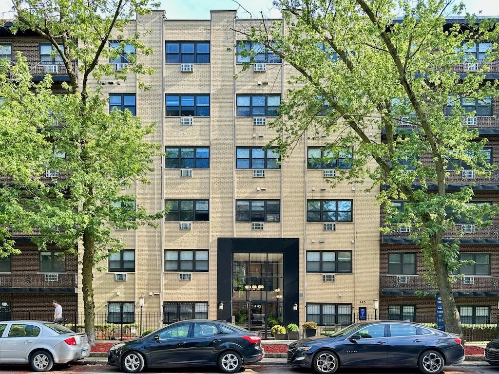 445 W Barry Ave, , 60657, USA 60657-unit#204-Chicago-IL