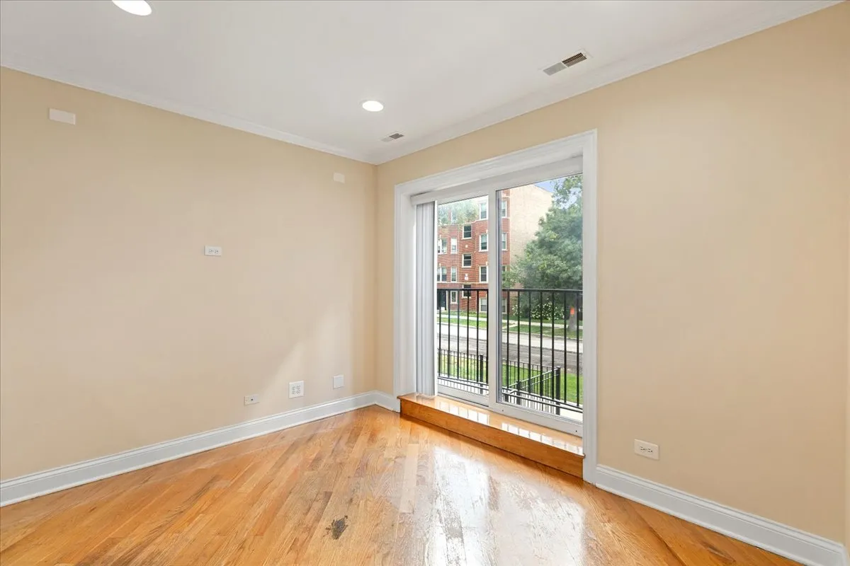 4014 N Central Park Ave, ,  60618, USA 60618-unit#3E-Chicago-IL