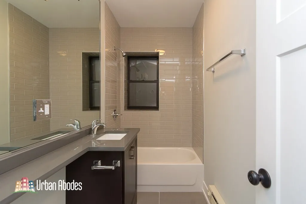 711 W Brompton Ave, ,  60657, USA 60657-unit#54-Chicago-IL
