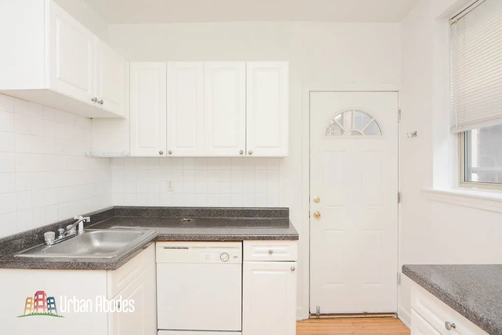 552 W Aldine Ave, ,  60657, USA 60657-unit#1S-Chicago-IL