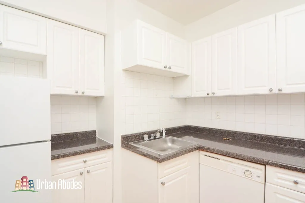 552 W Aldine Ave, ,  60657, USA 60657-unit#1S-Chicago-IL