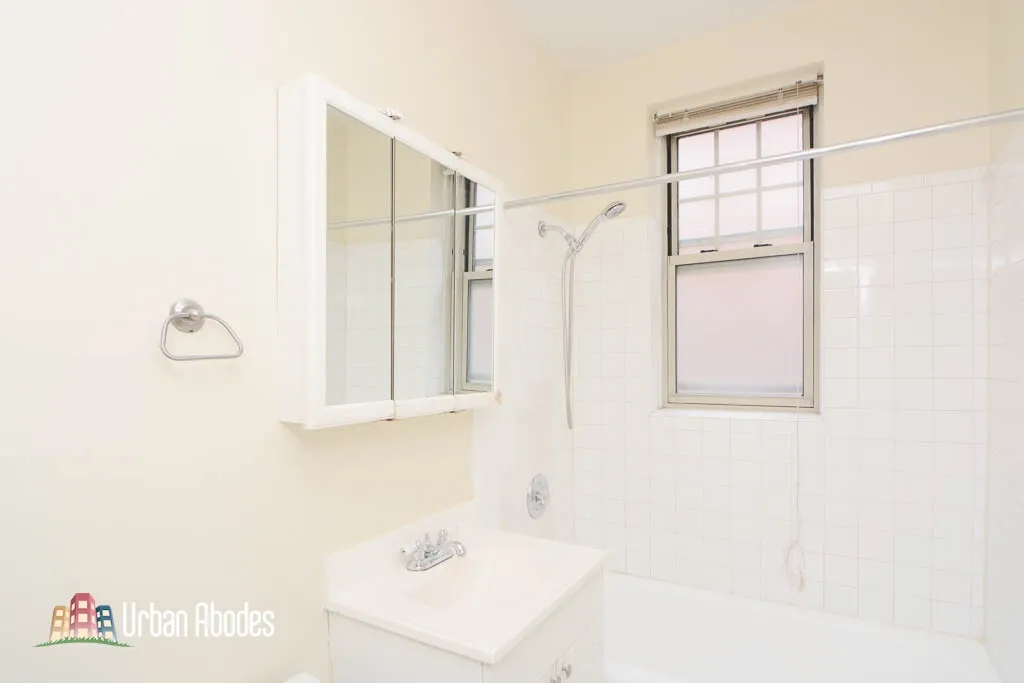 552 W Aldine Ave, ,  60657, USA 60657-unit#1S-Chicago-IL