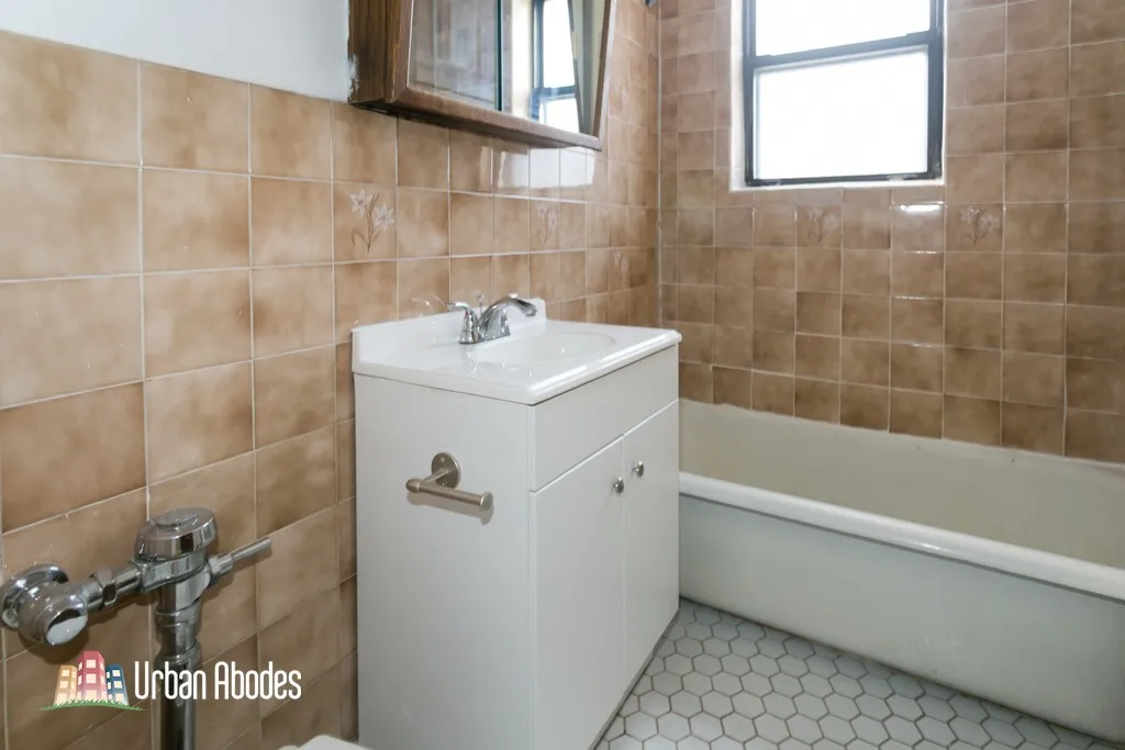 739 W Belmont Ave, ,  60657, USA 60657-unit#415-Chicago-IL