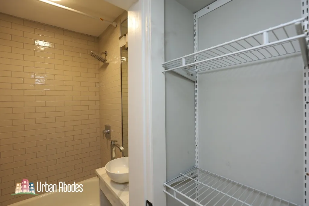 505 W Belmont Ave, ,  60657, USA 60657-unit#2i-Chicago-IL